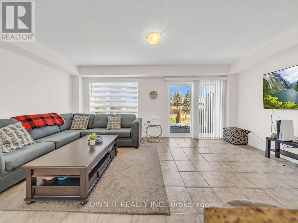 1192 Caen Avenue Property Photo 8