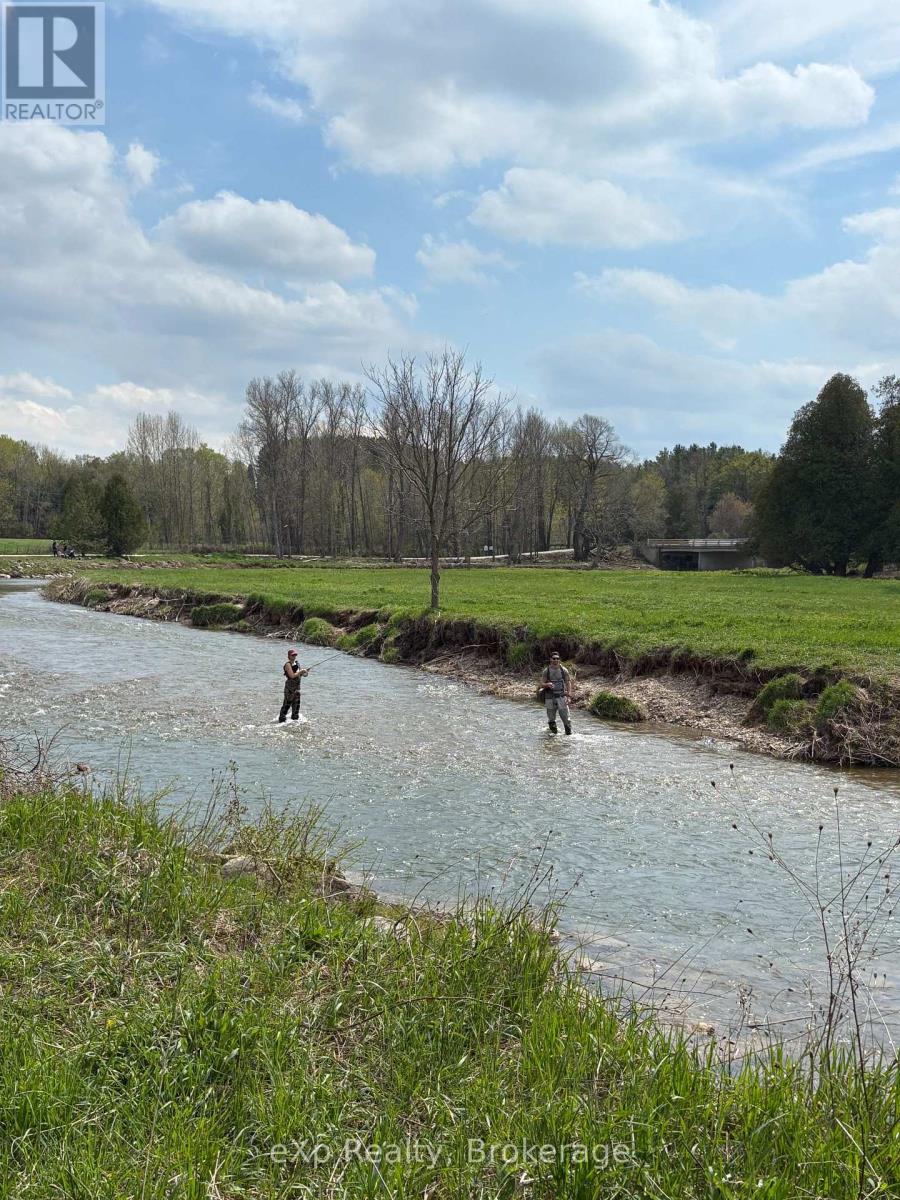 157659 7th Line Property Photo 3