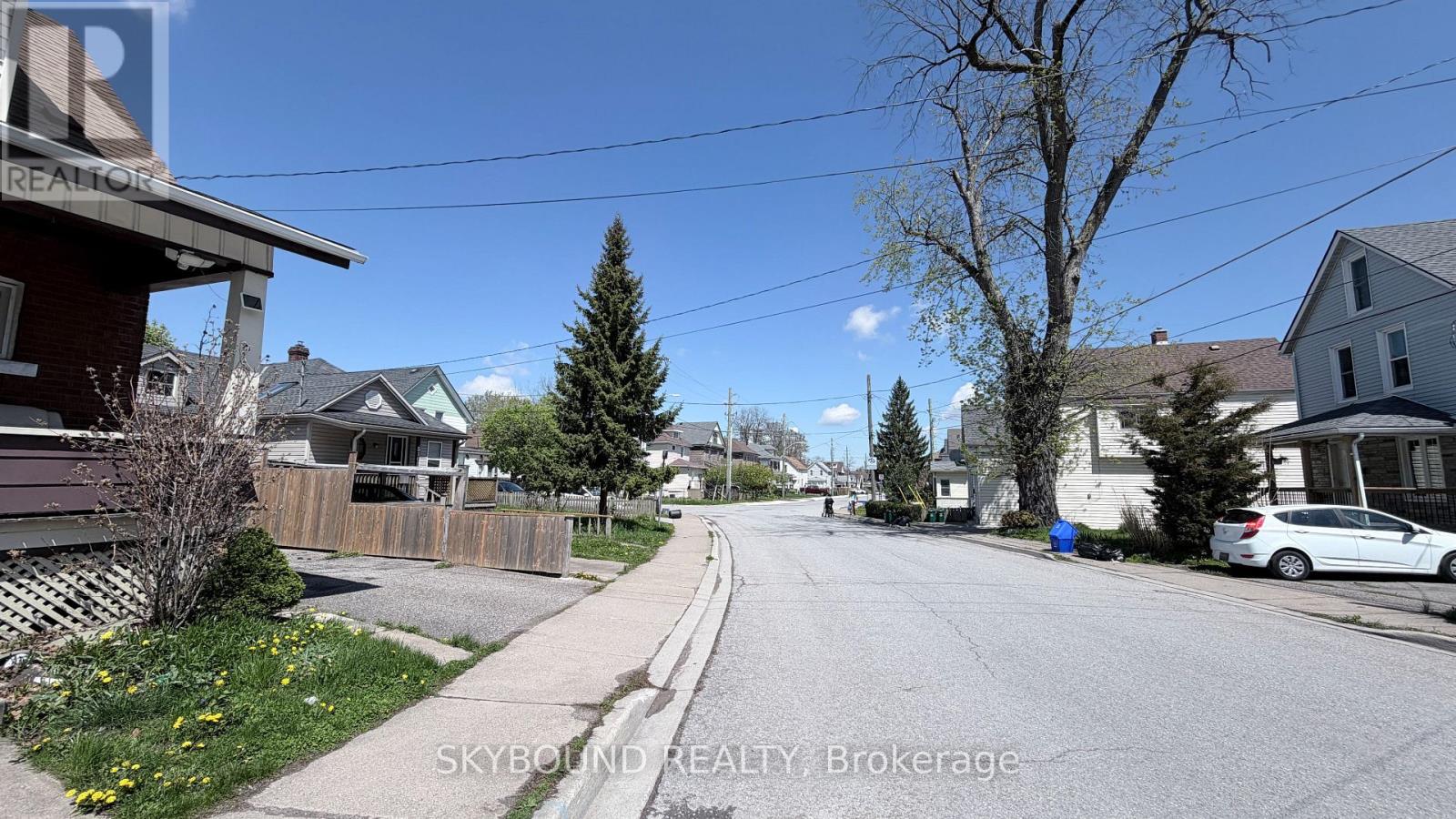 5113 St Lawrence Avenue Property Photo 4