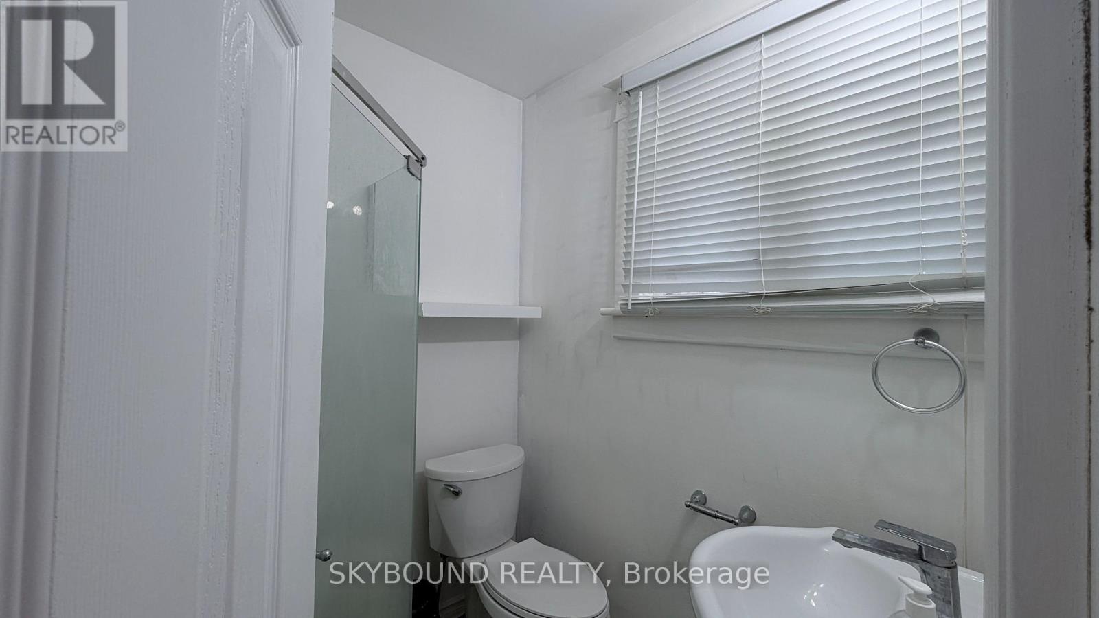 5113 St Lawrence Avenue Property Photo 12