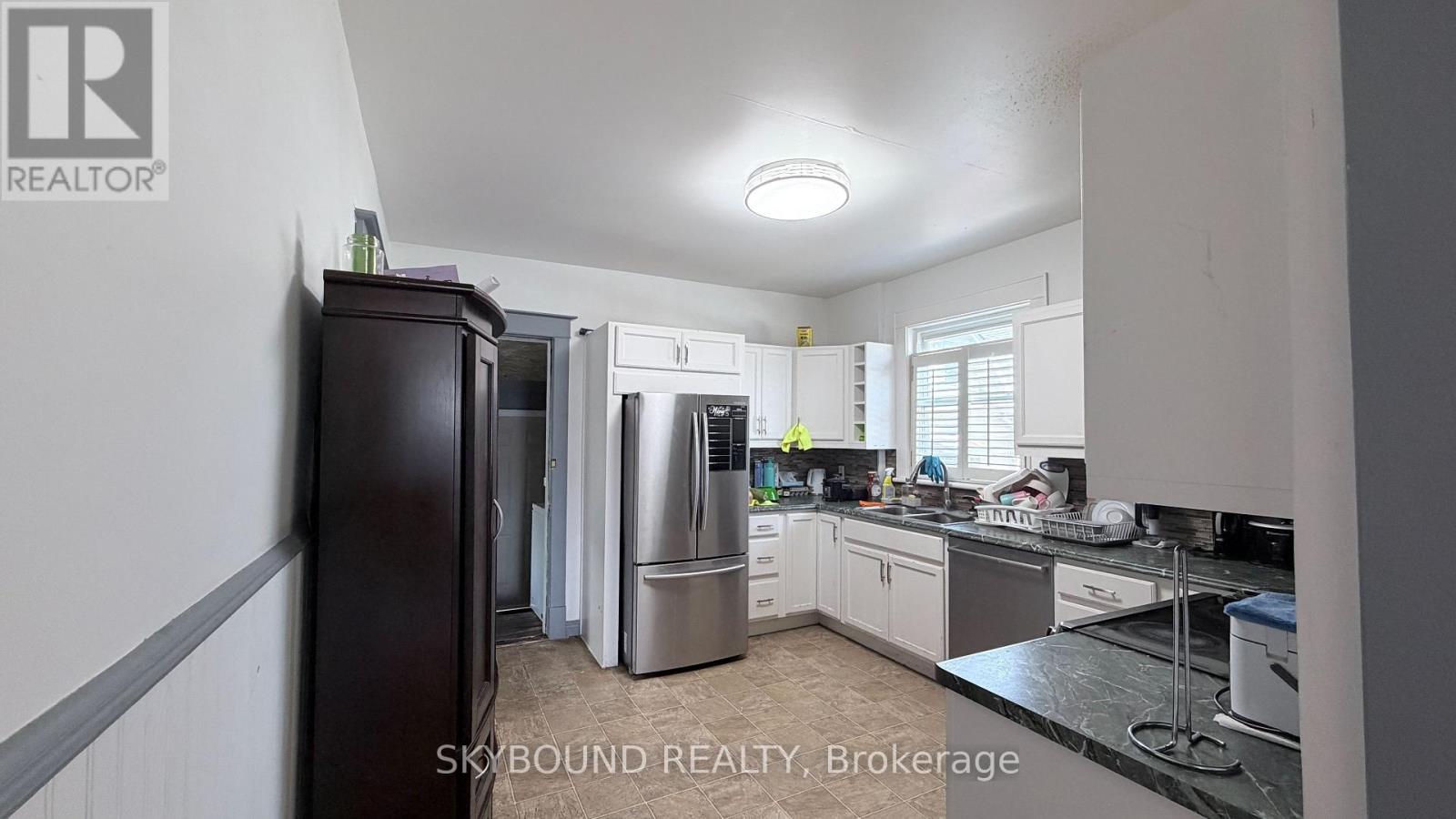 5113 St Lawrence Avenue Property Photo 14