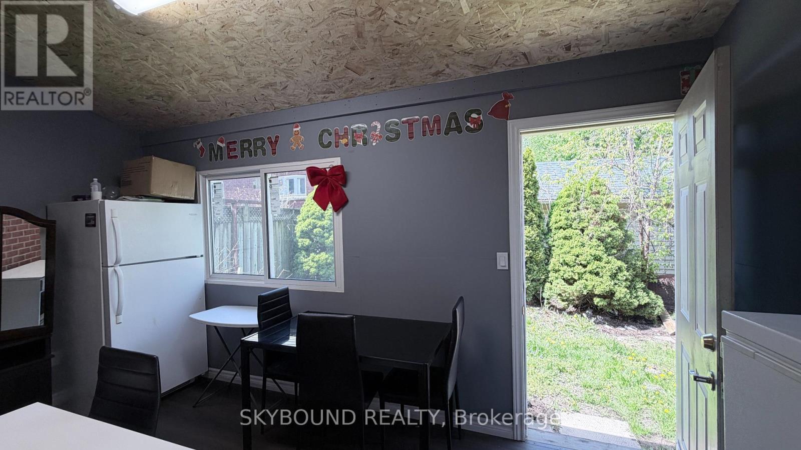 5113 St Lawrence Avenue Property Photo 18