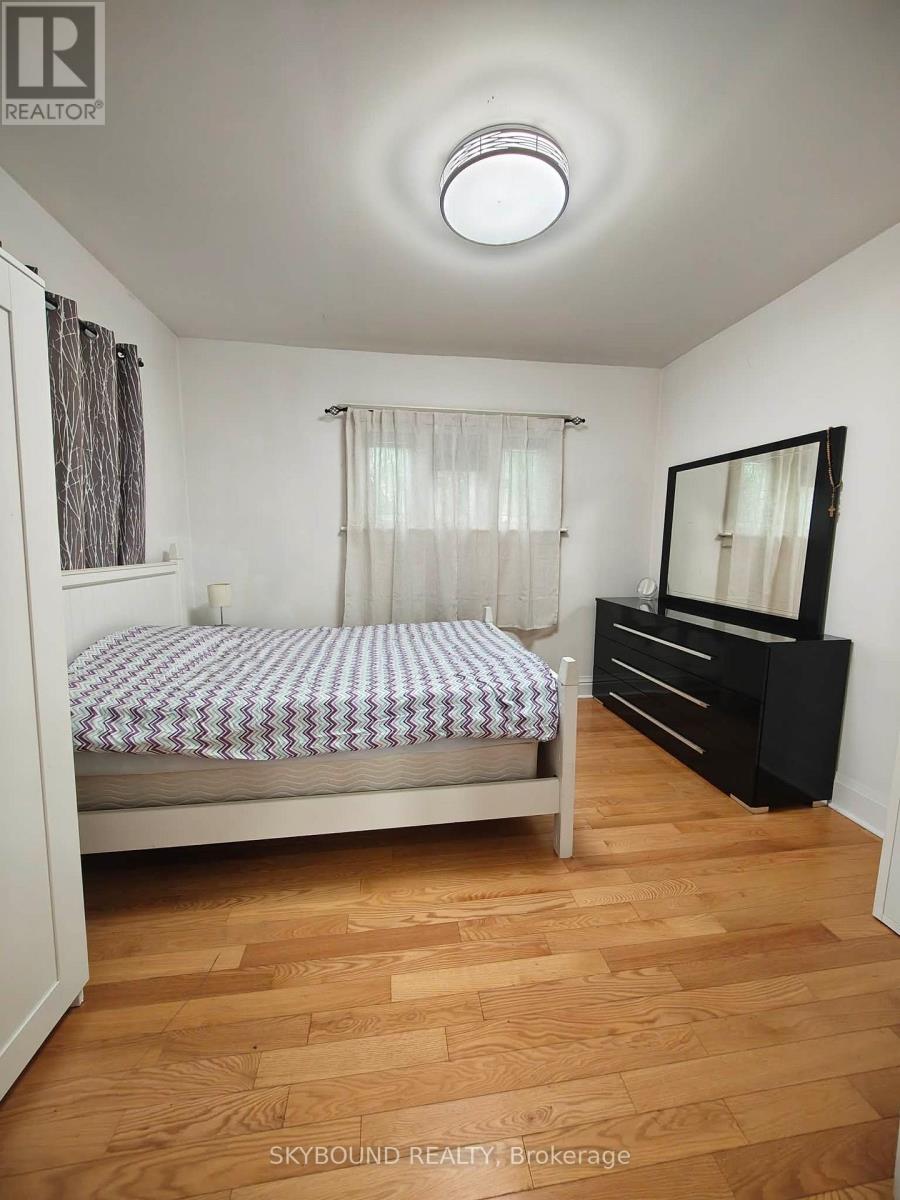 5113 St Lawrence Avenue Property Photo 25