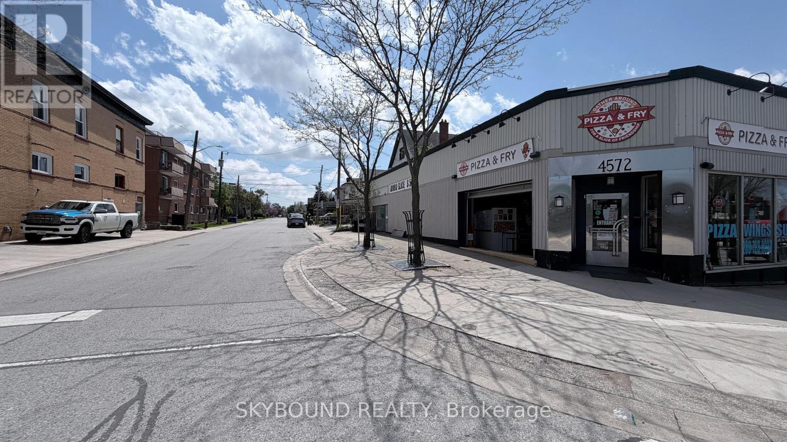 4572 Queen Street Property Photo 5