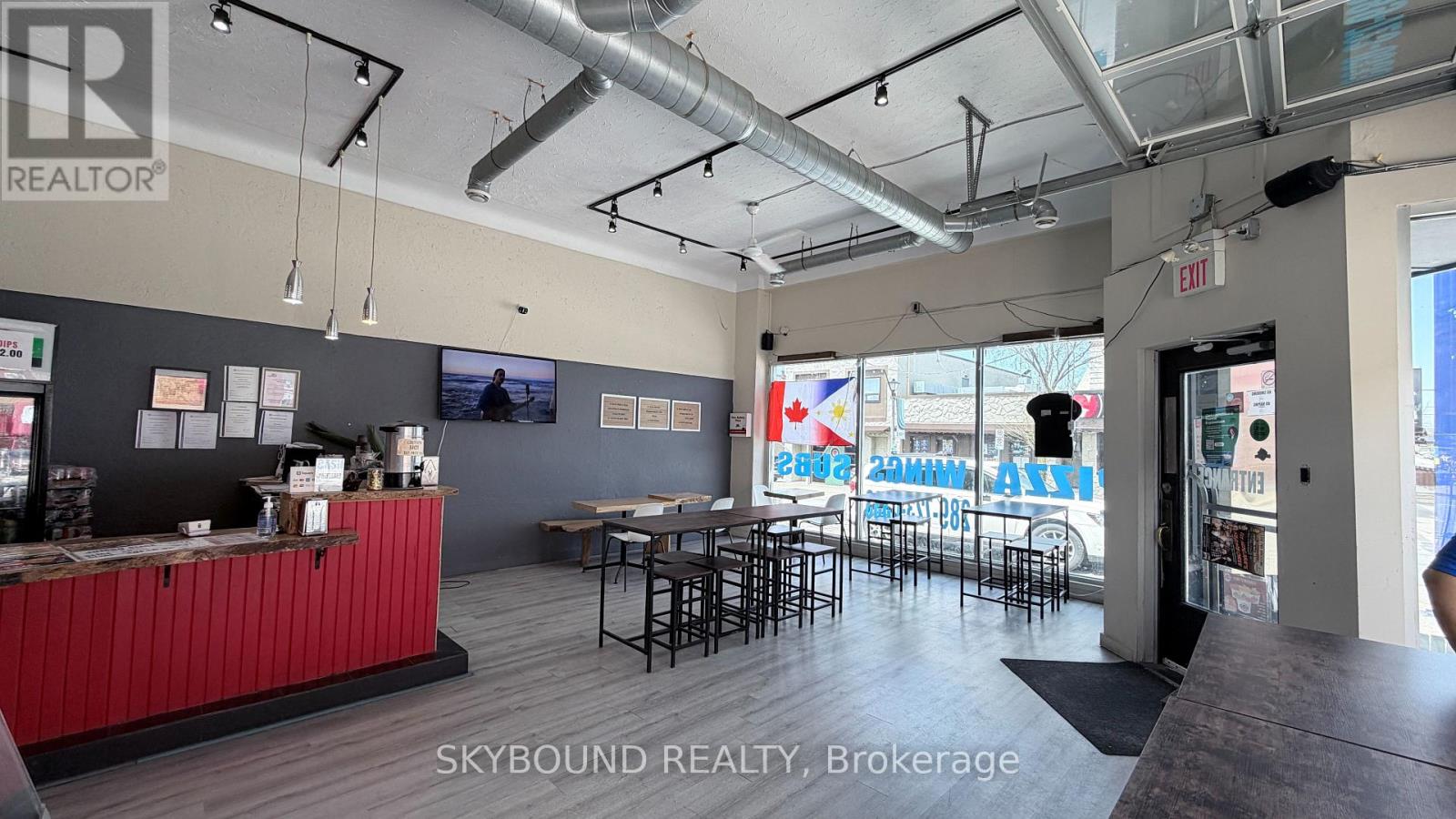 4572 Queen Street Property Photo 9