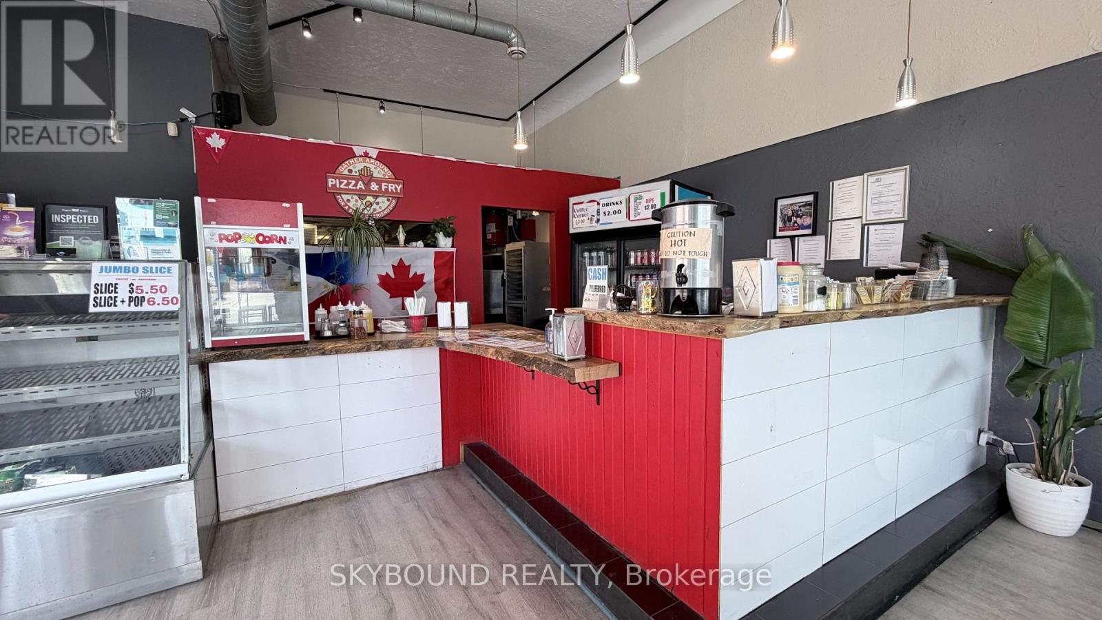 4572 Queen Street Property Photo 11