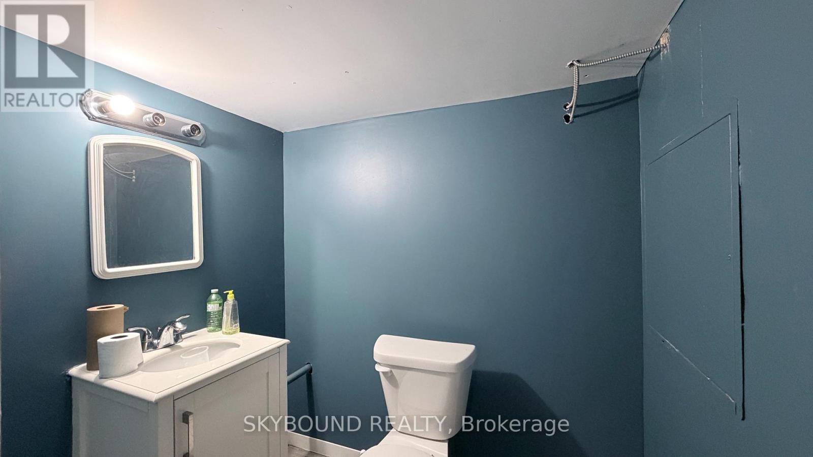 4572 Queen Street Property Photo 13
