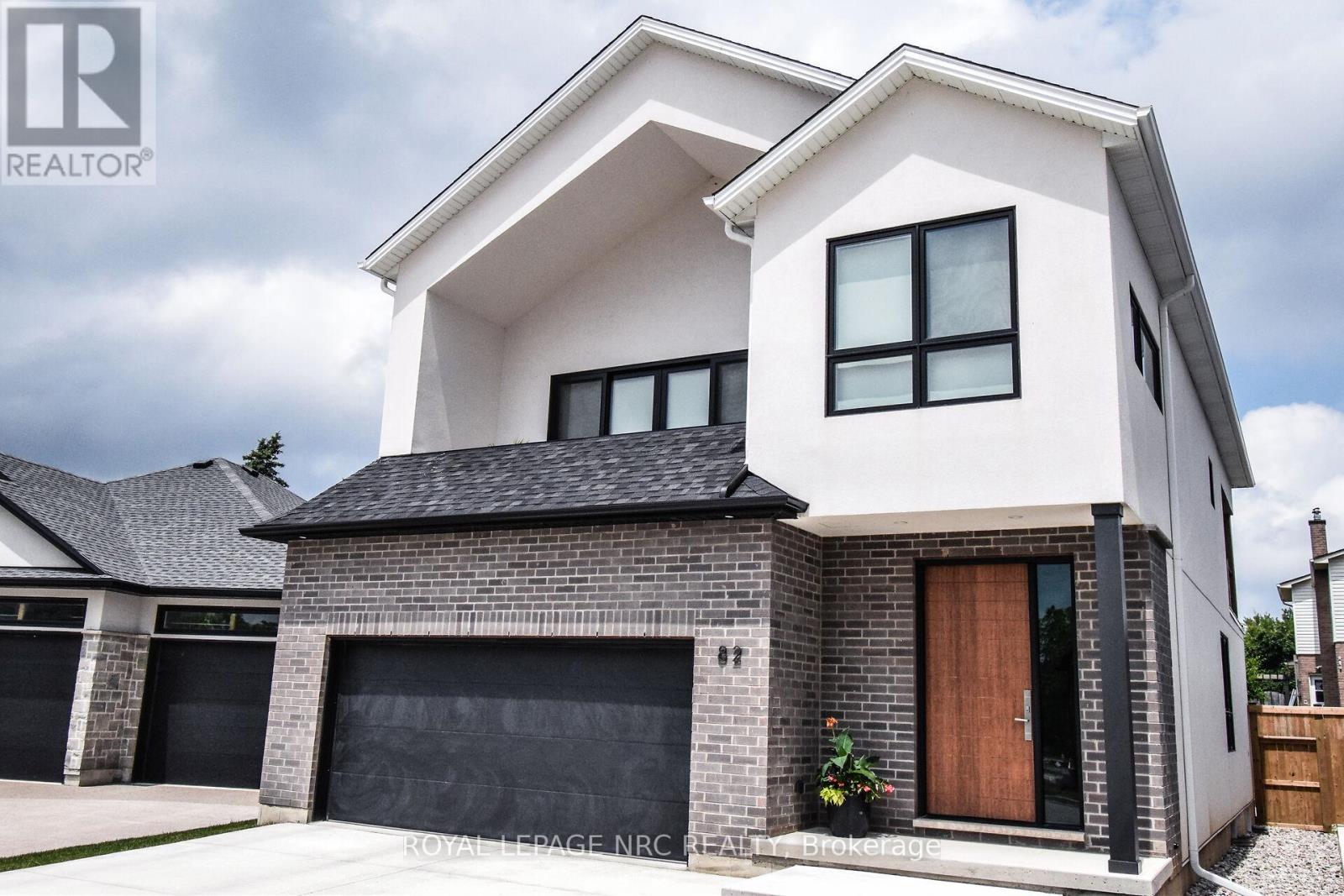 82 Ivy Crescent Property Photo 1