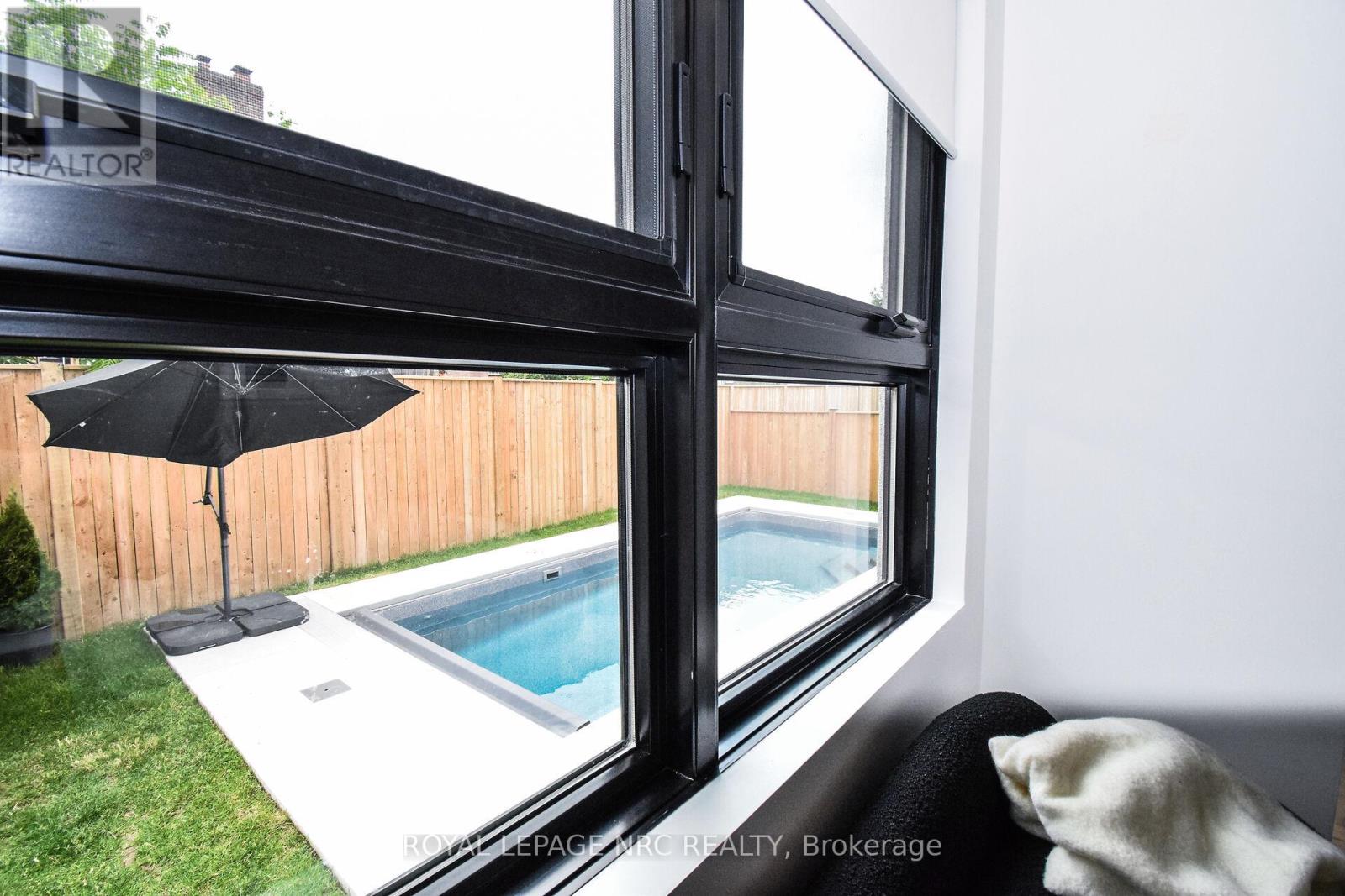 82 Ivy Crescent Property Photo 4