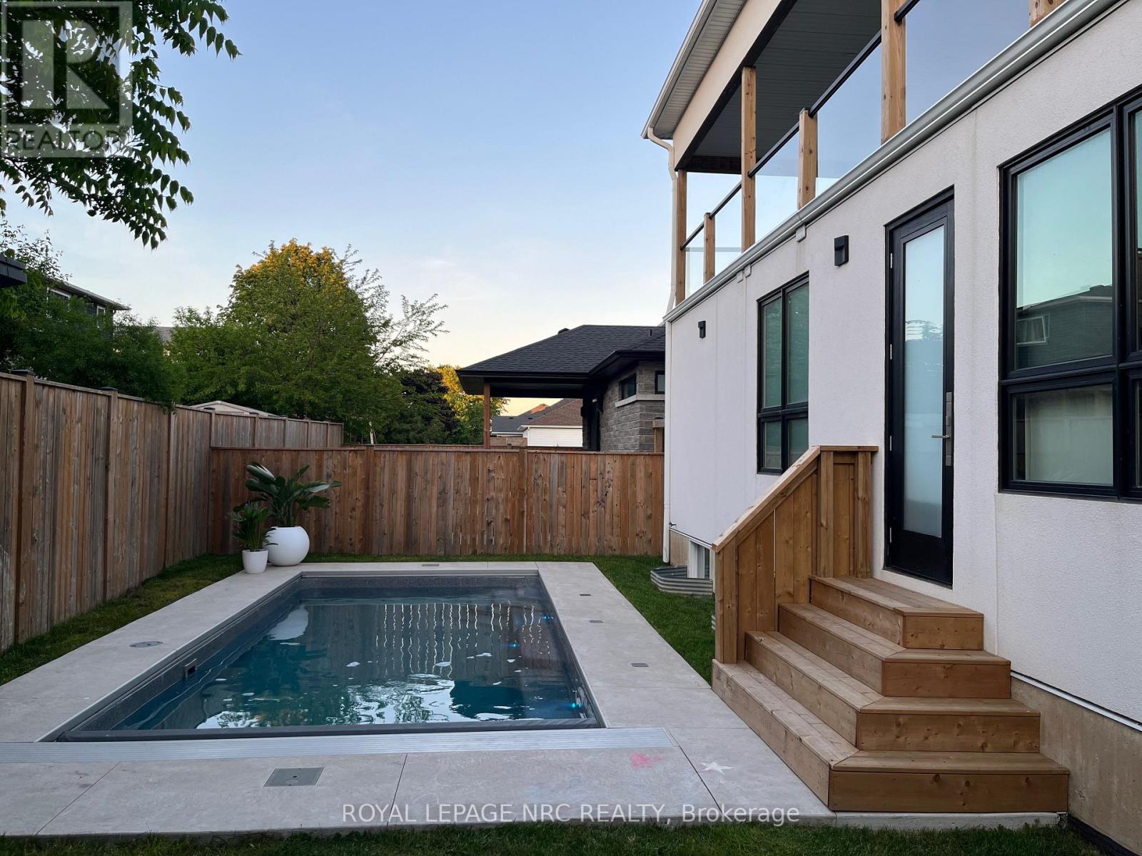 82 Ivy Crescent Property Photo 6