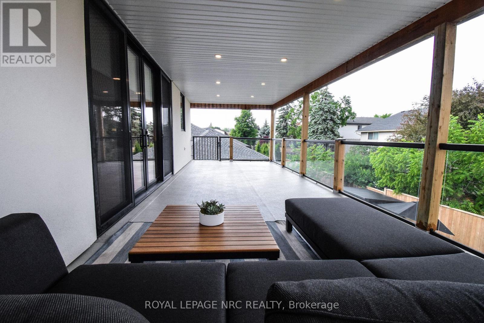 82 Ivy Crescent Property Photo 11