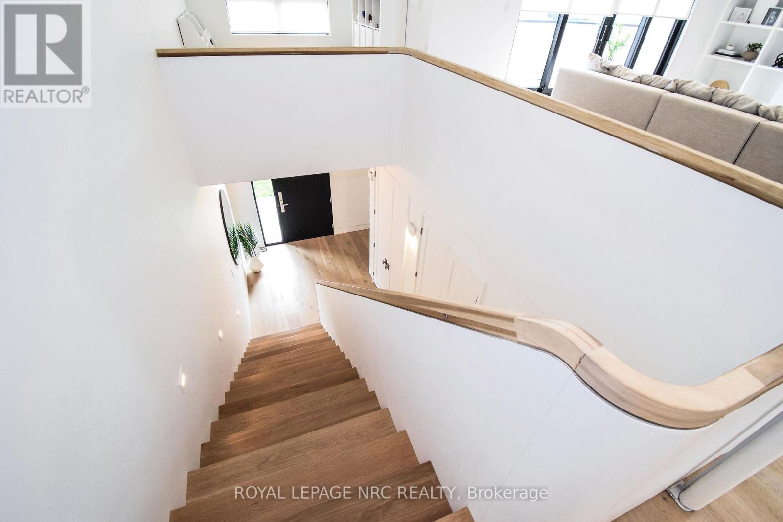 82 Ivy Crescent Property Photo 16