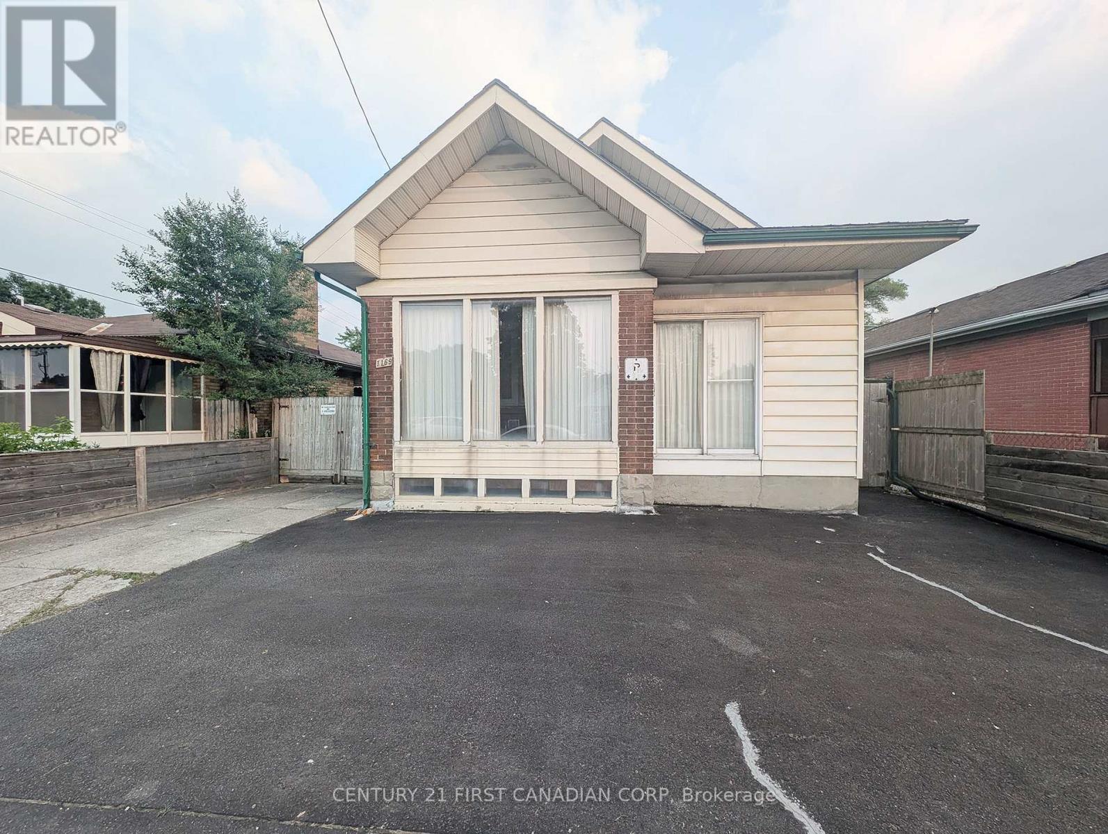 1169 Oxford Street E Property Photo 2