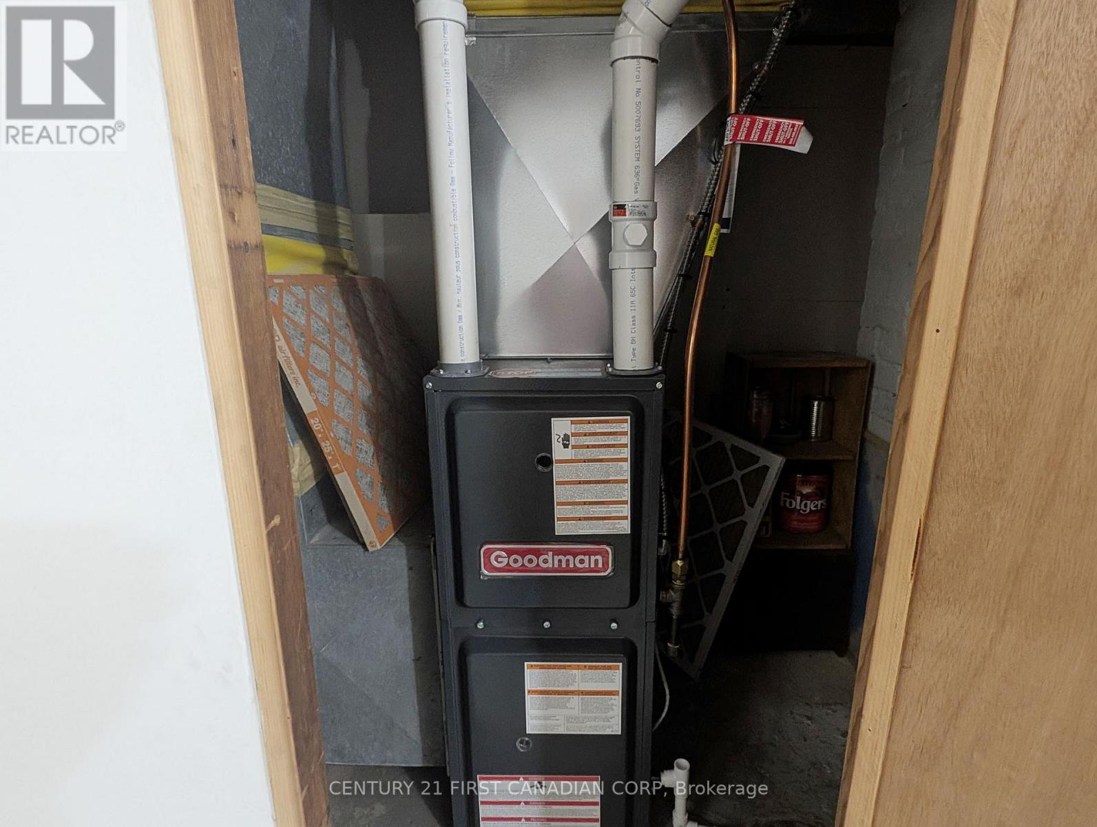 1169 Oxford Street E Property Photo 18