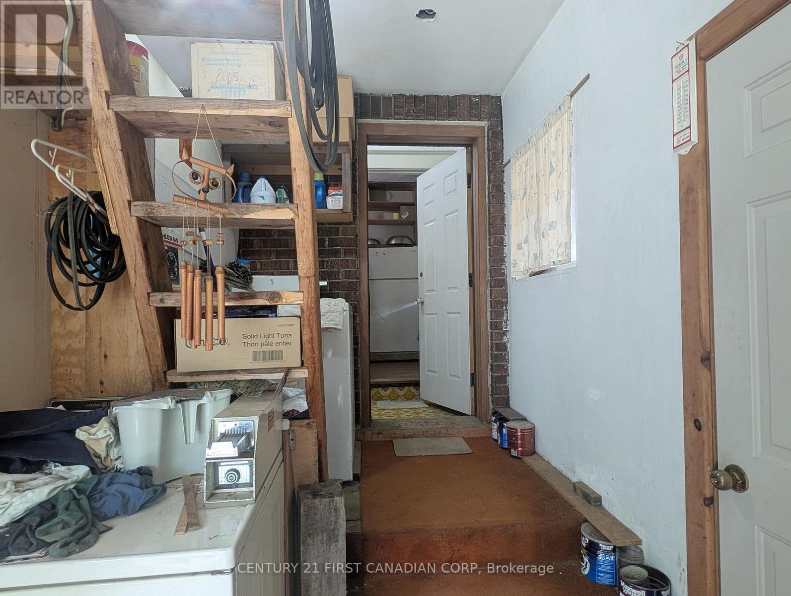1169 Oxford Street E Property Photo 20