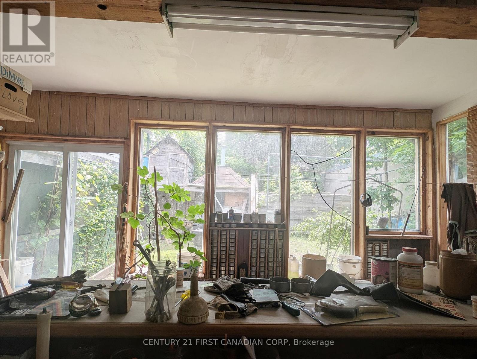 1169 Oxford Street E Property Photo 21