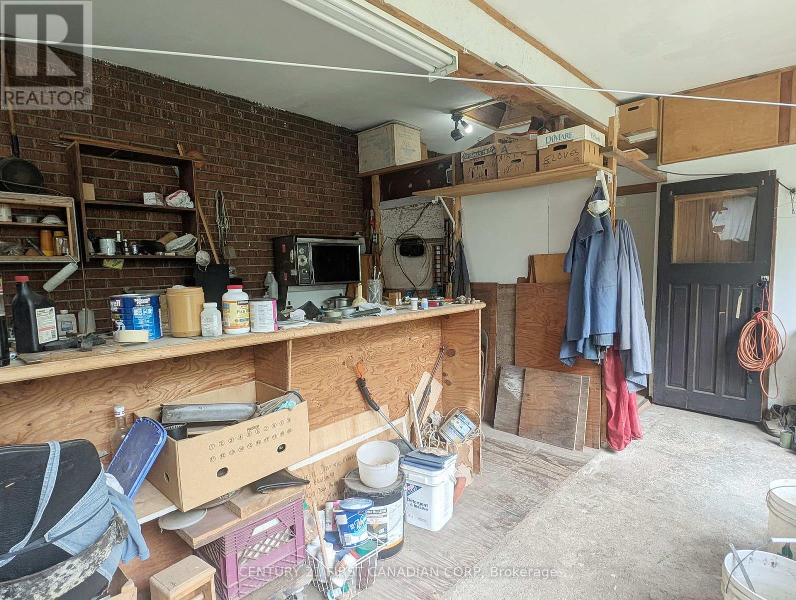 1169 Oxford Street E Property Photo 22