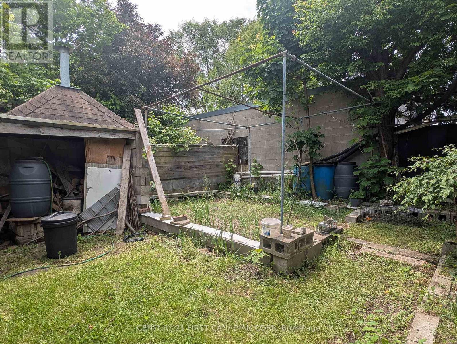 1169 Oxford Street E Property Photo 23
