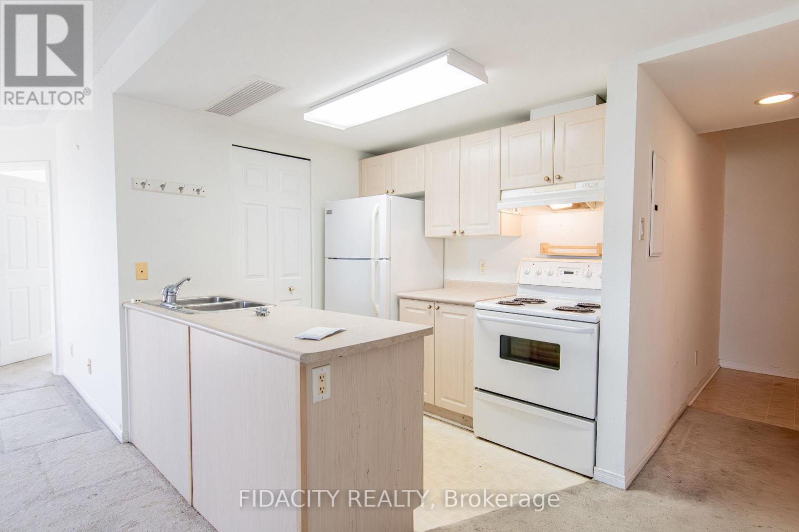 7n - 310 Central Park Drive Property Photo 4