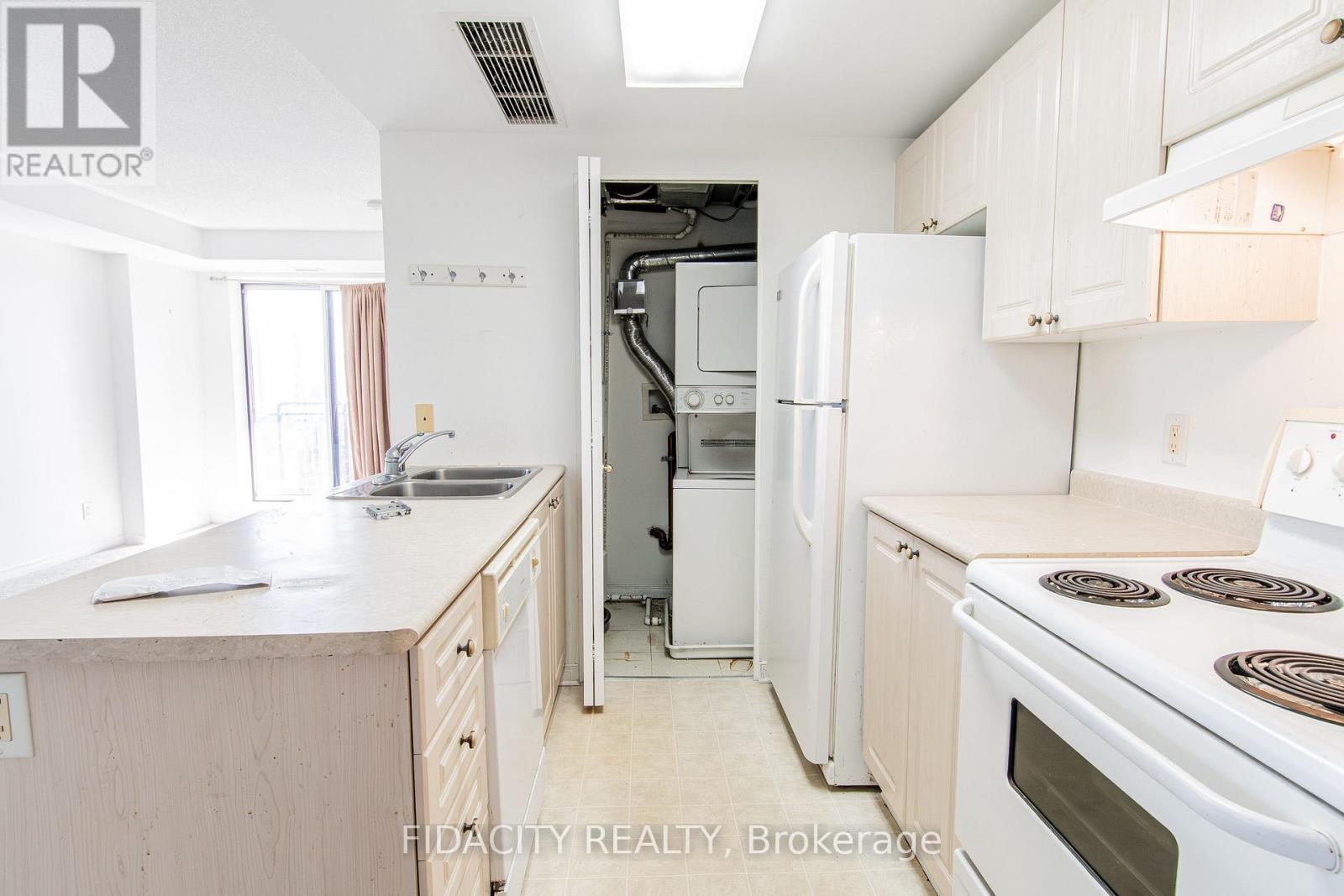 7n - 310 Central Park Drive Property Photo 6