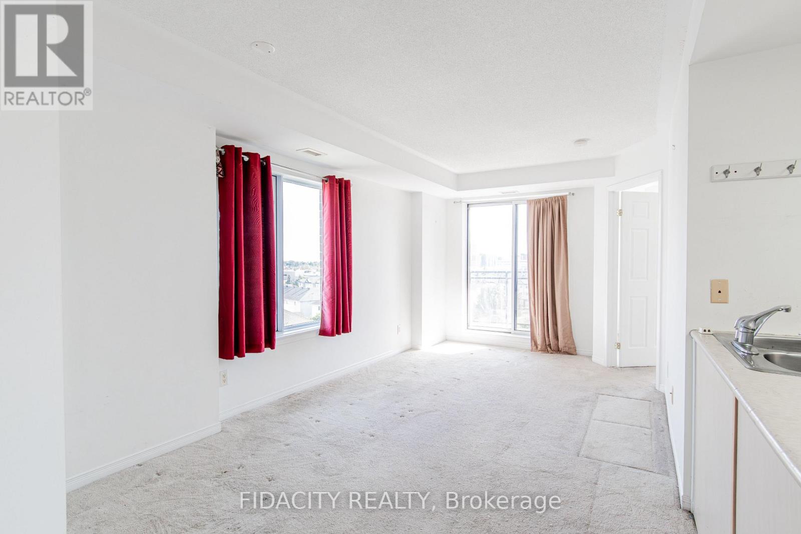 7n - 310 Central Park Drive Property Photo 7