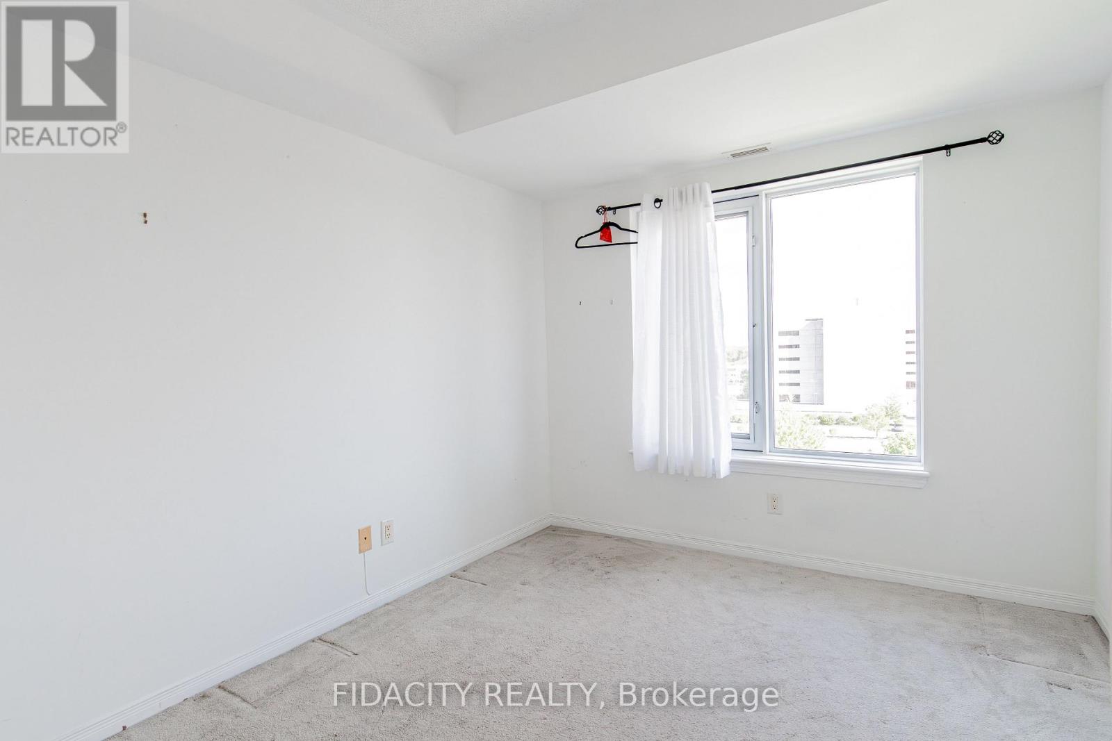 7n - 310 Central Park Drive Property Photo 9