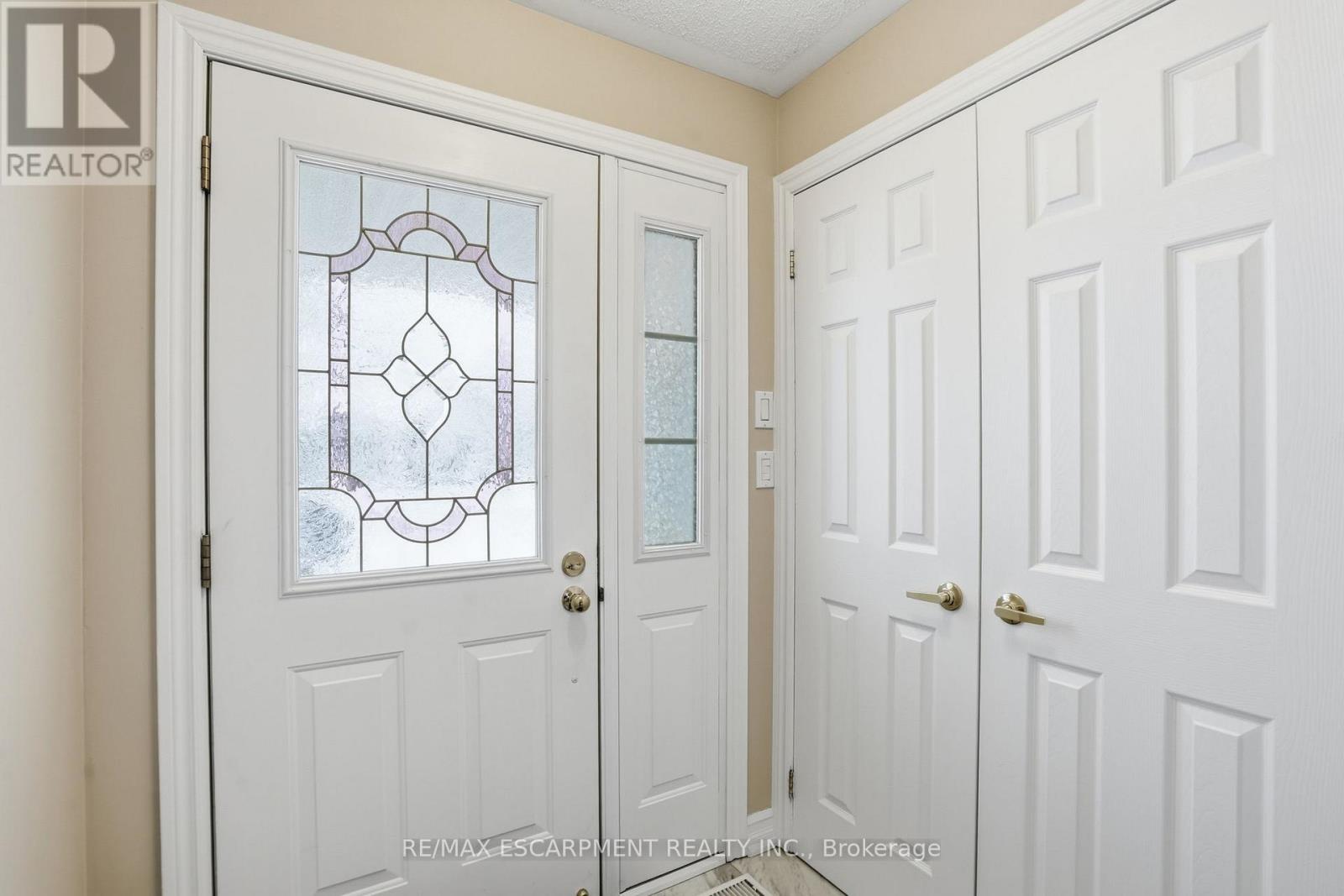 148 Glenariff Drive Property Photo 4