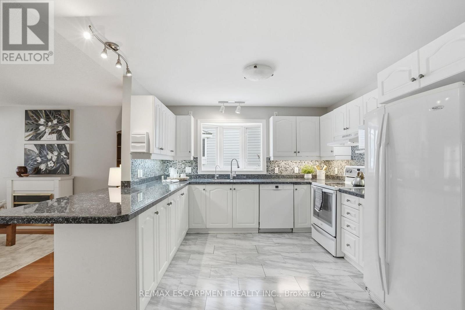 148 Glenariff Drive Property Photo 11