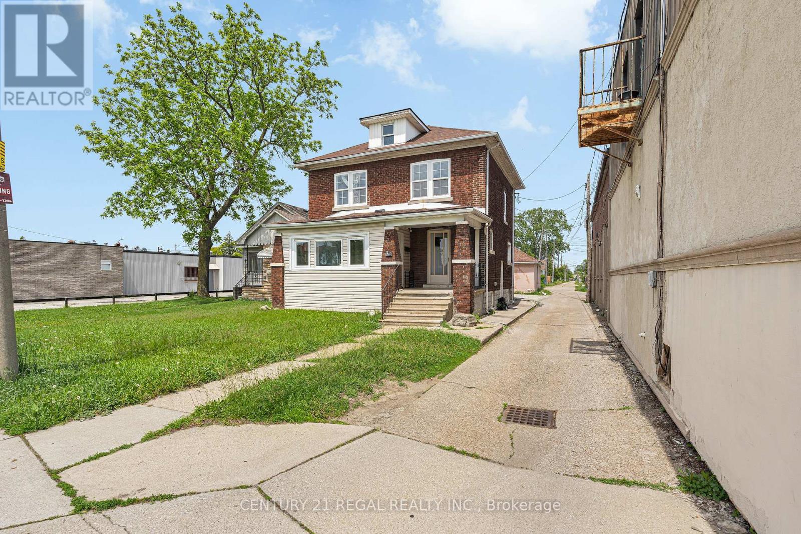 942 TECUMSEH ROAD E Property Photo 1