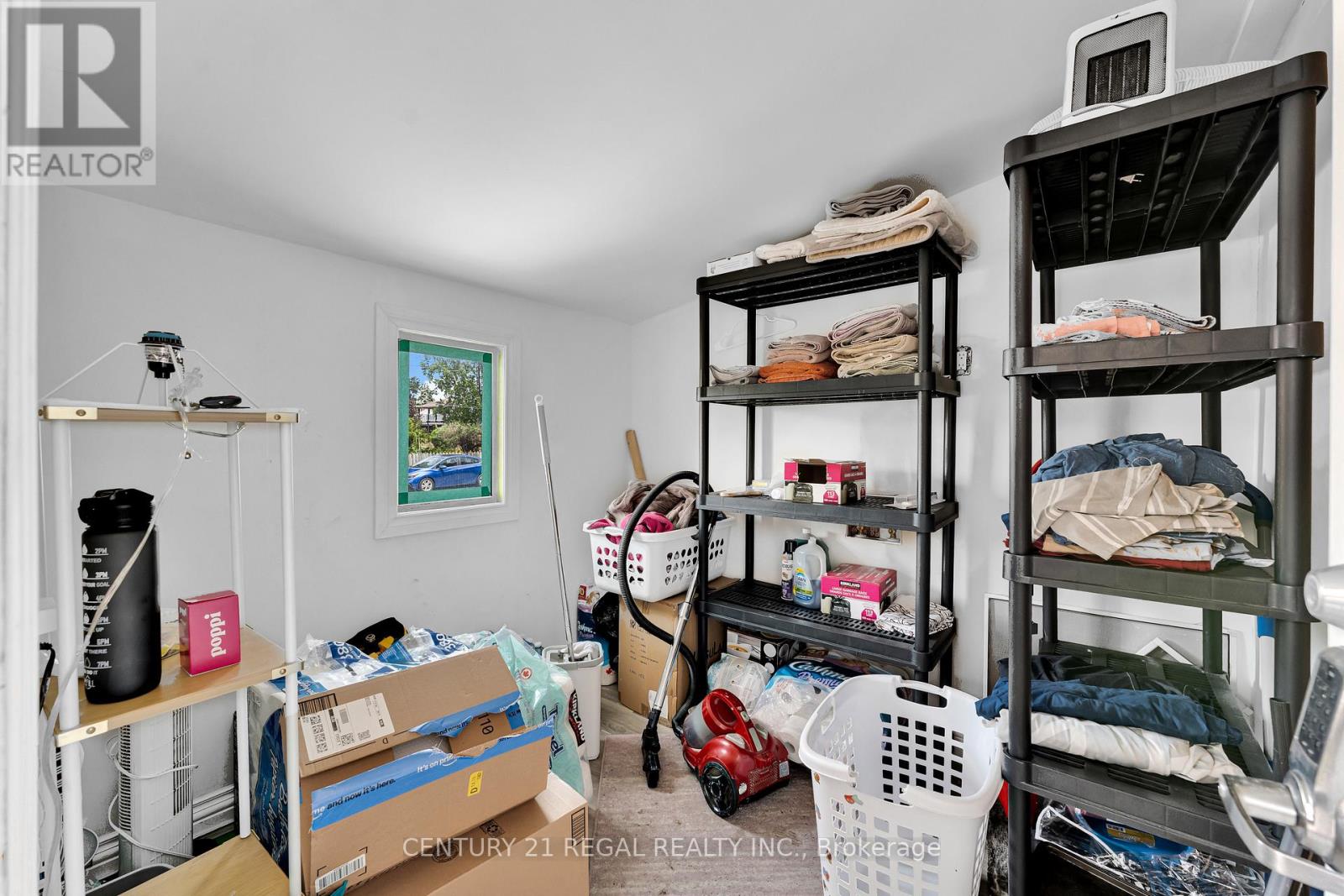 942 Tecumseh Road E Property Photo 14