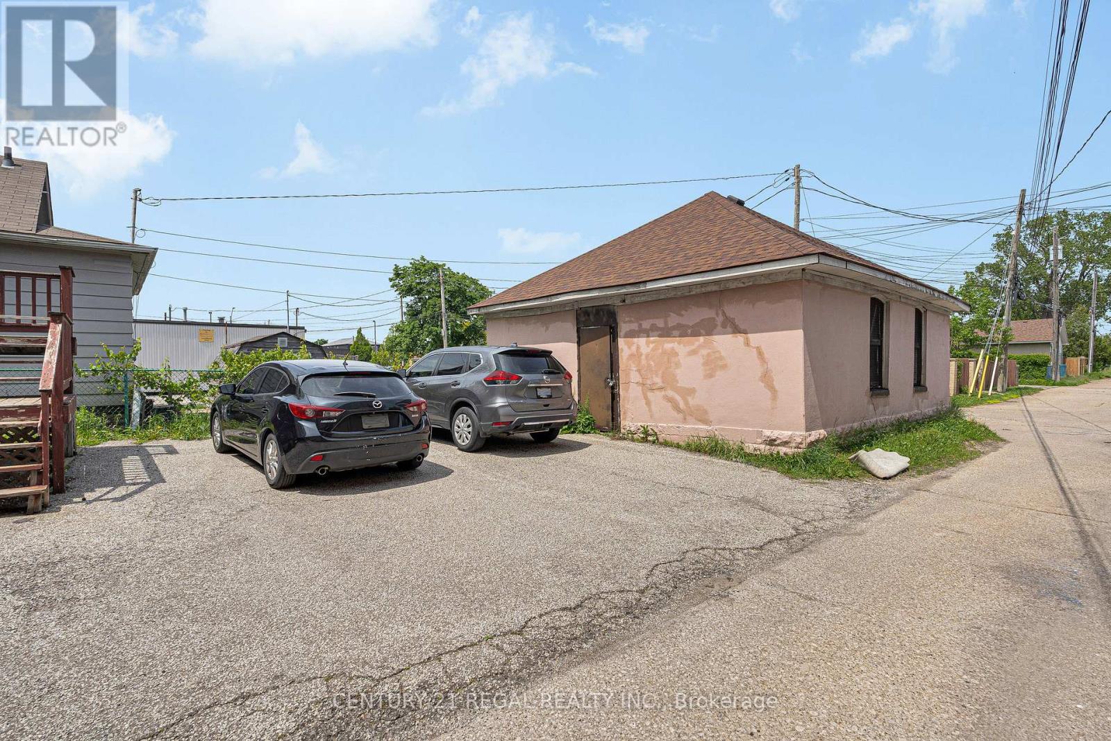 942 Tecumseh Road E Property Photo 35