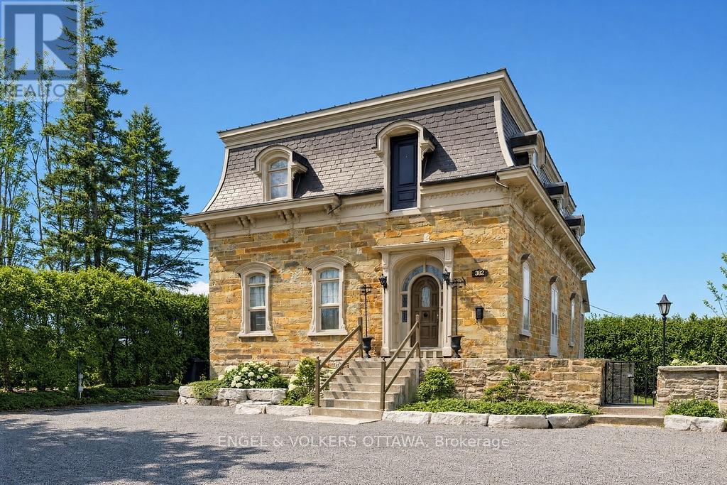 382 MCGILL STREET Property Photo 1