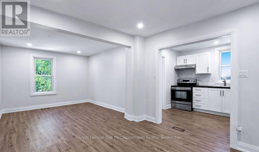5749 Summer Street Property Photo 8