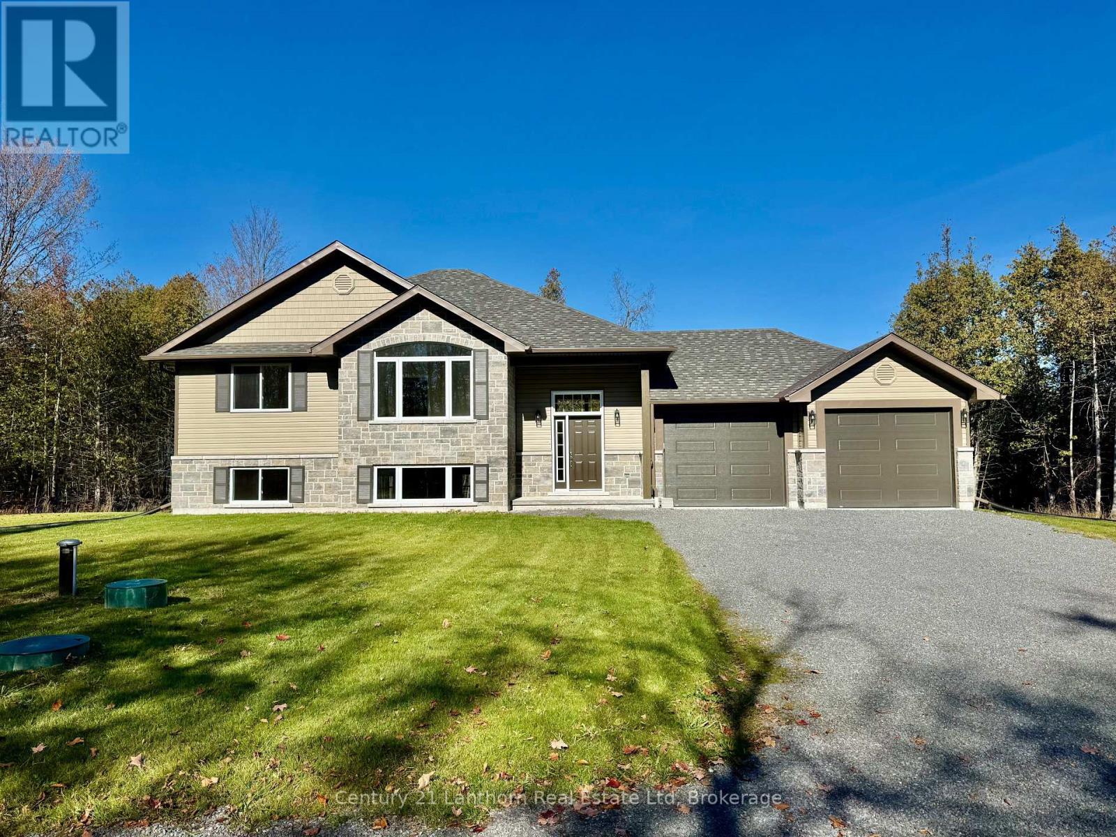 1039 Crookston Road Property Photo