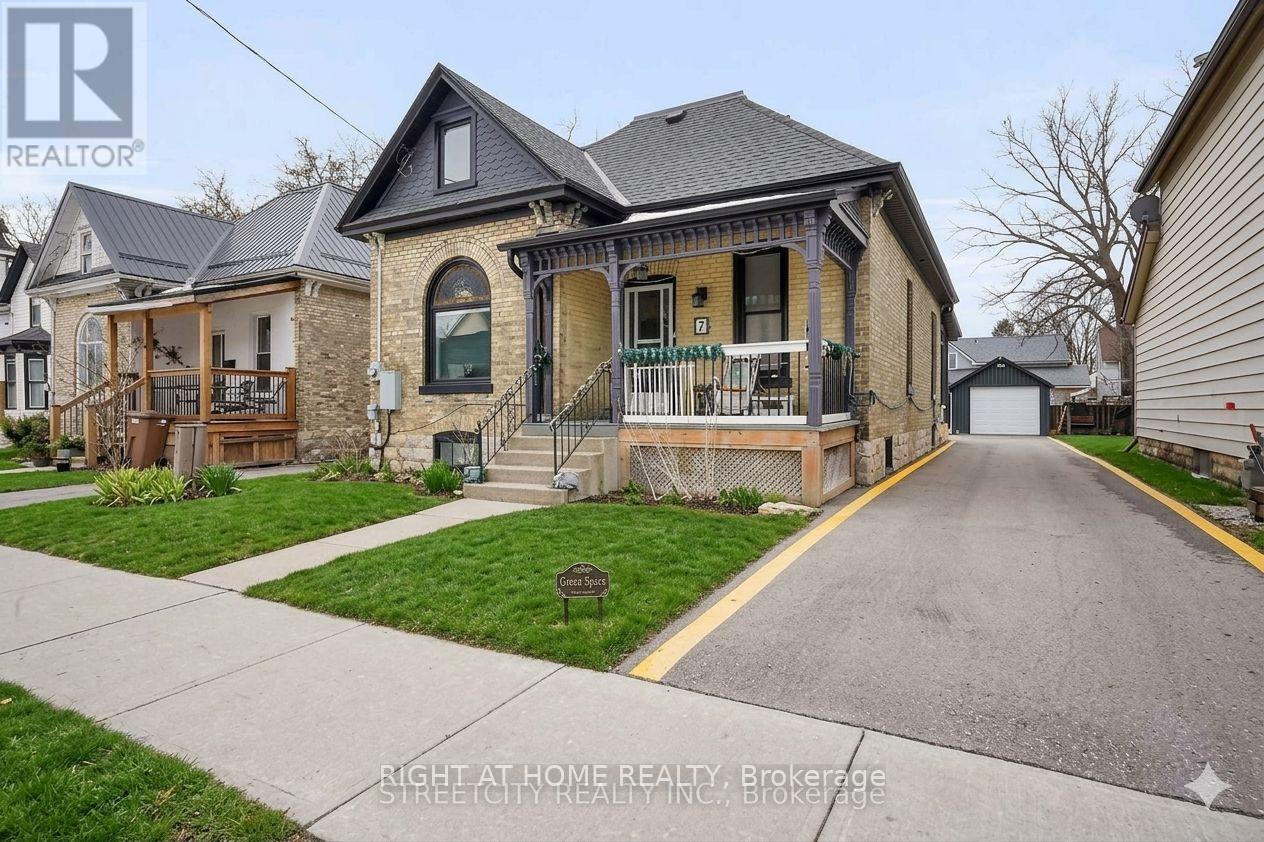 7 MYRTLE STREET Property Photo 1