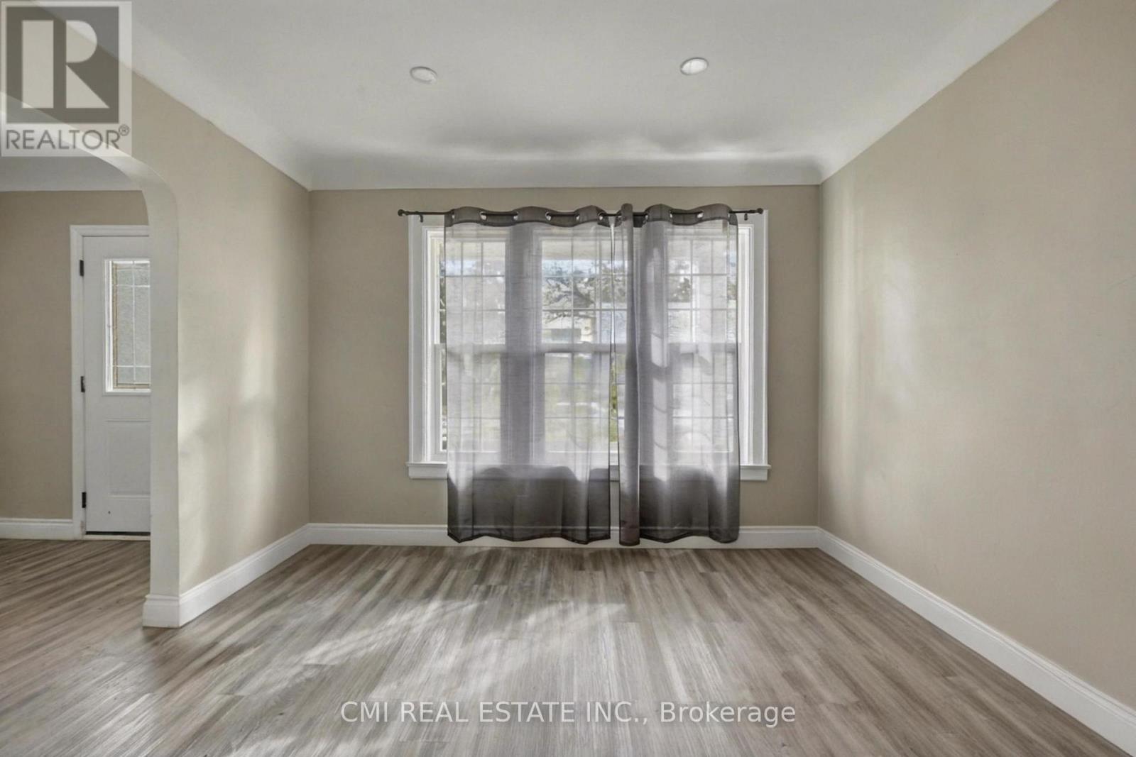 122 Montrose Street Property Photo 7