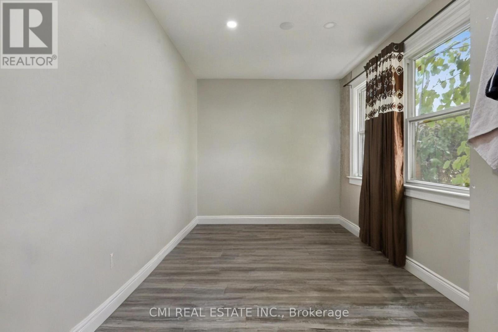 122 Montrose Street Property Photo 16