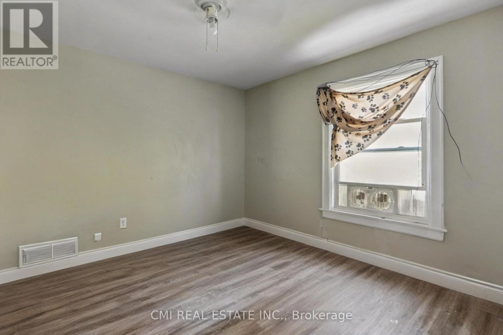 122 Montrose Street Property Photo 22