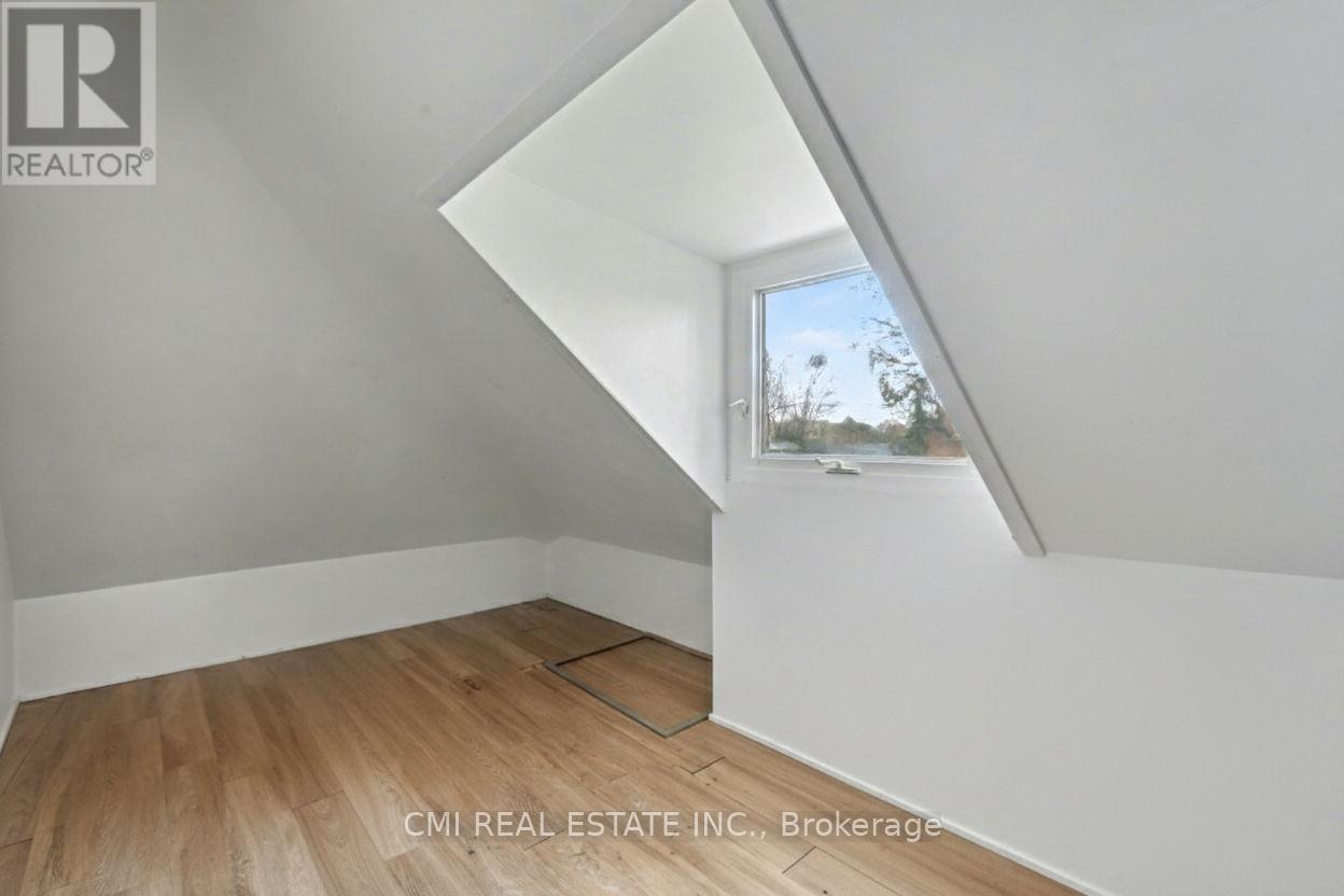 122 Montrose Street Property Photo 26