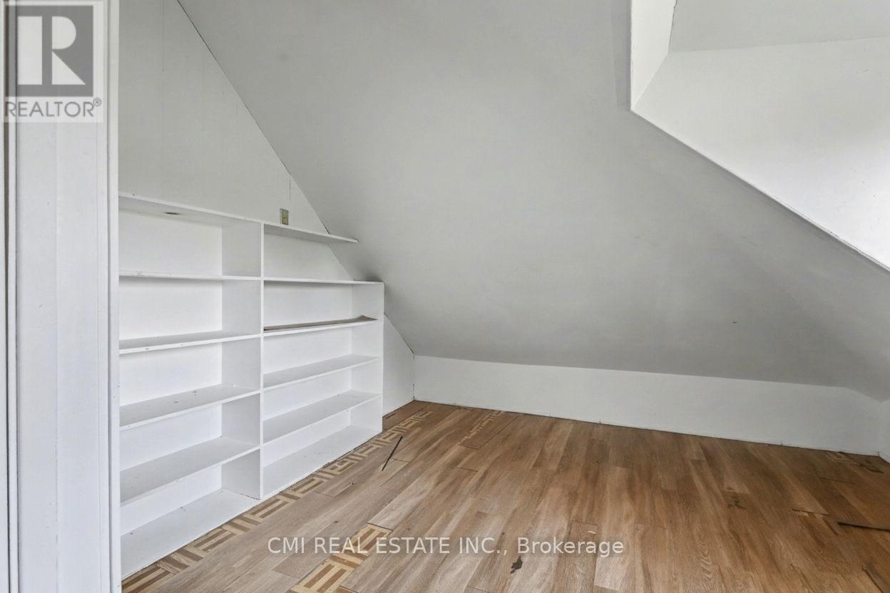 122 Montrose Street Property Photo 28
