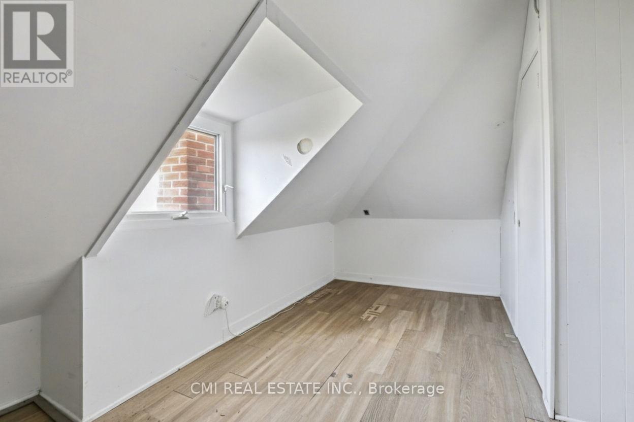 122 Montrose Street Property Photo 29
