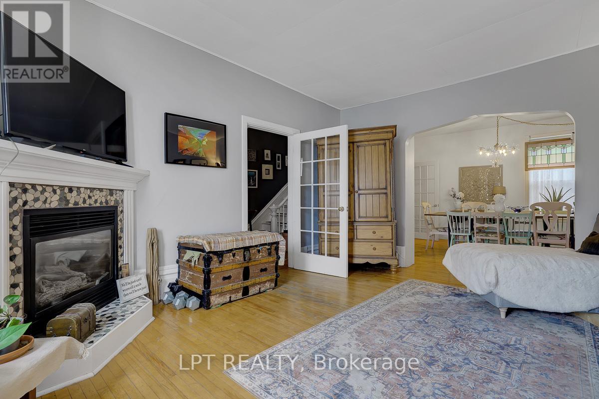 8197 Victoria Street Property Photo 6