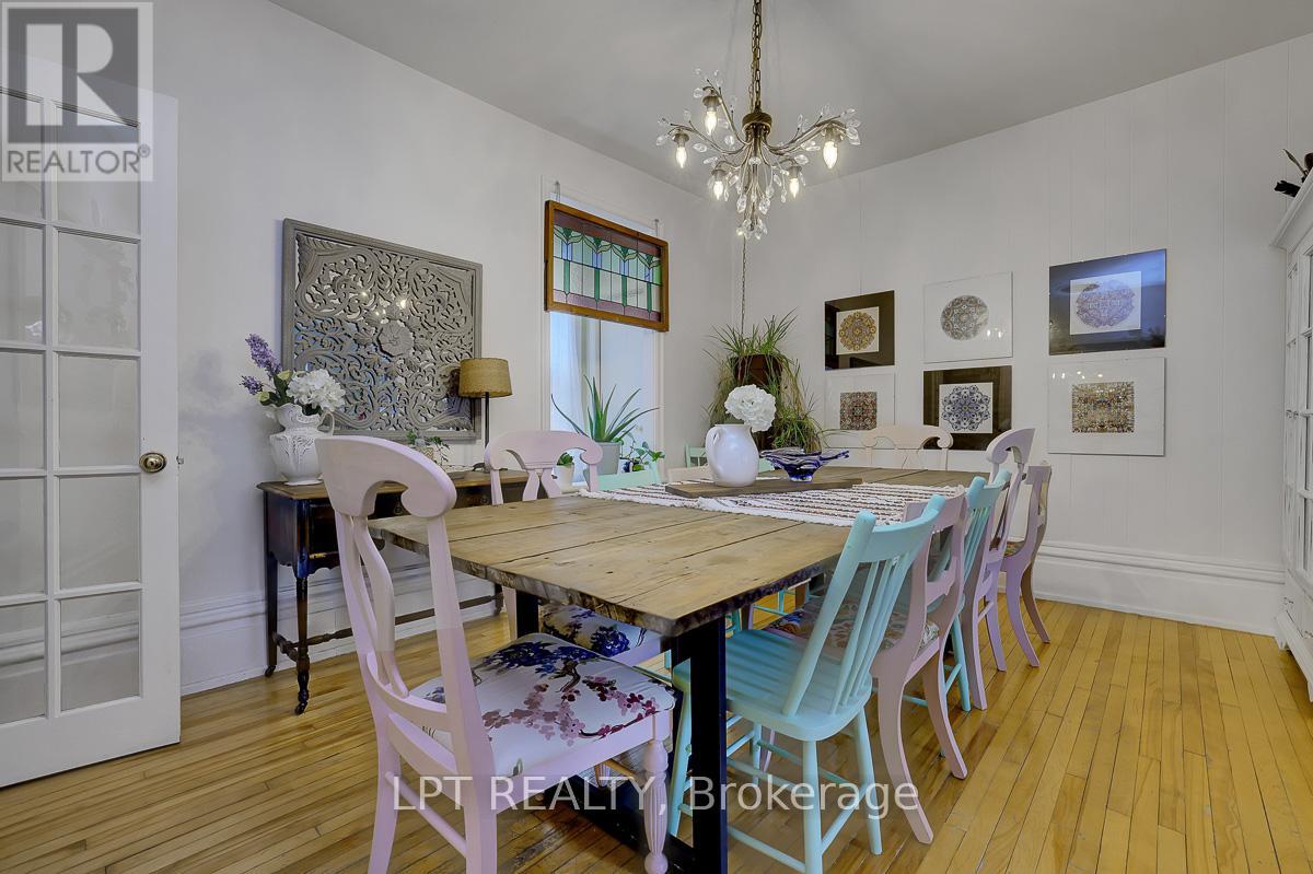 8197 Victoria Street Property Photo 7