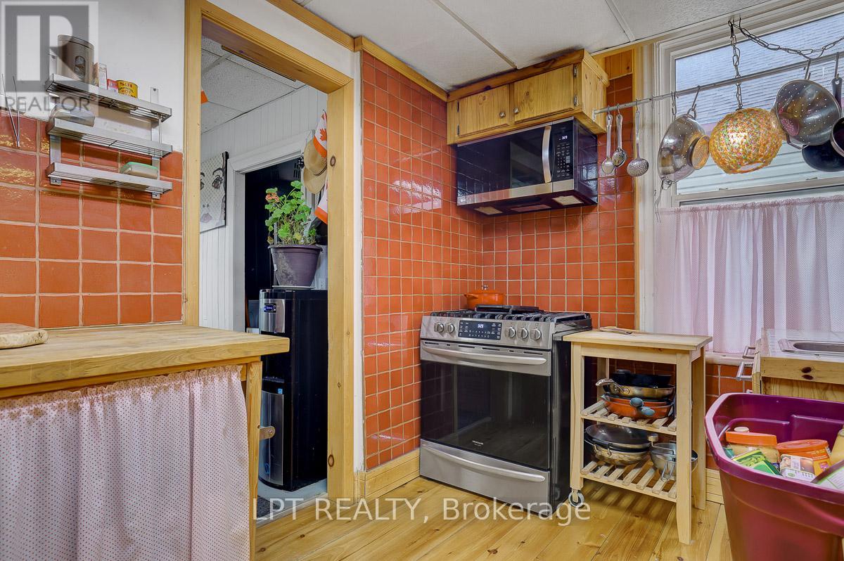 8197 Victoria Street Property Photo 9