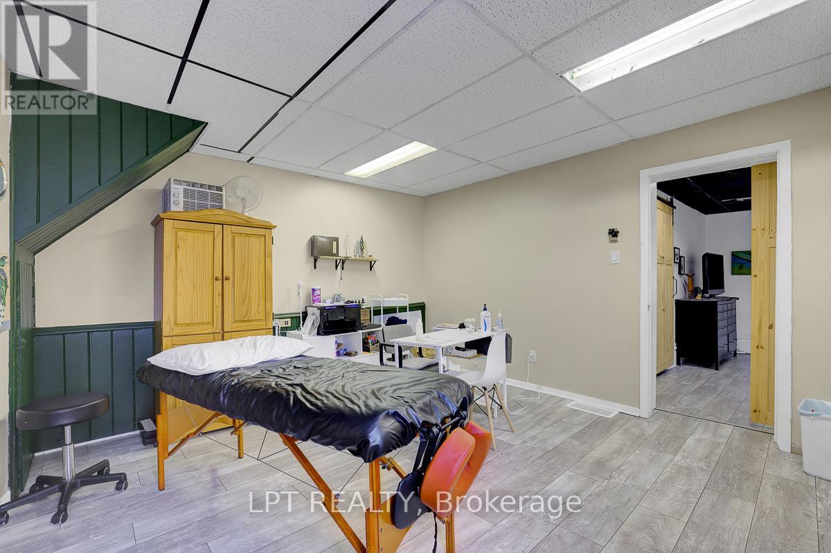 8197 Victoria Street Property Photo 10