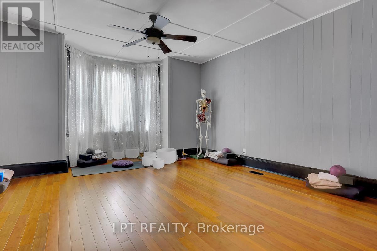 8197 Victoria Street Property Photo 13