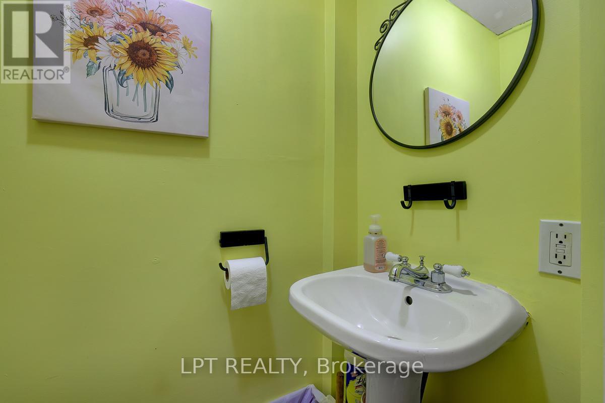 8197 Victoria Street Property Photo 27
