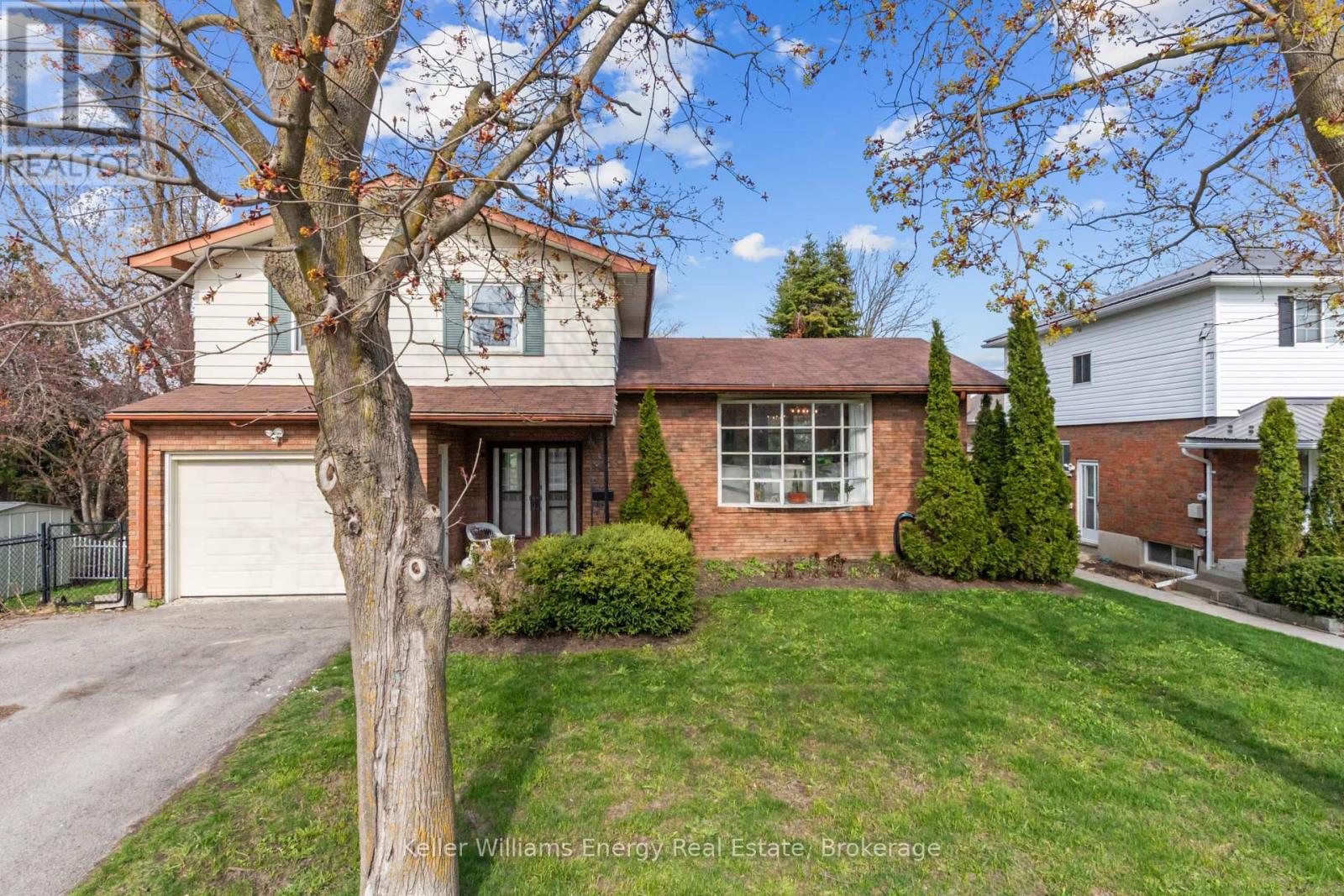 58 VICTORIA AVENUE N