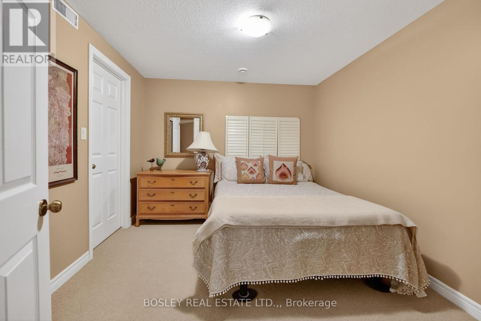 Unit 12 - 7 Gibson Place Property Photo 18
