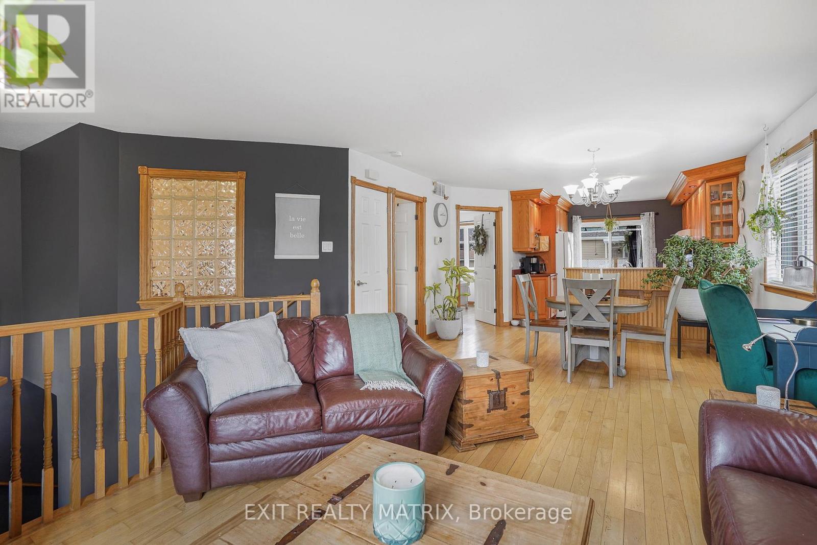 90 Richard Street Property Photo 6